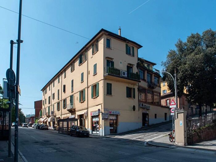 Appartamento con 5 locali in affitto in Via San Mamolo, Colli Castiglione, Bologna