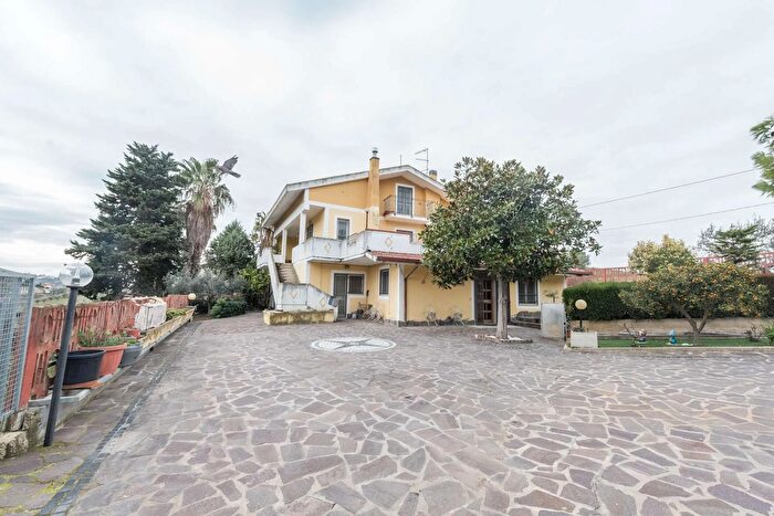 Casa con 9 locali in vendita in Contrada Tesoro, Montesilvano