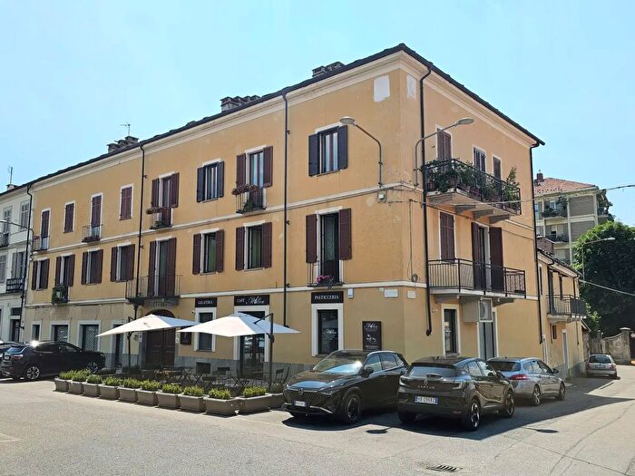 Appartamento quadrilocale in vendita in Piazza Matteotti, Pinerolo