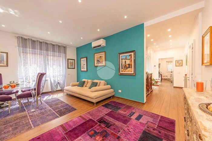 Appartamento trilocale in vendita in Via Antonio Serra, Roma