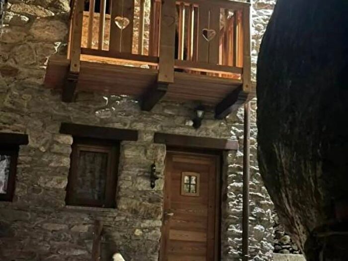 Casa monolocale in vendita in Via Roma, Lillianes