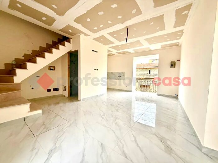 Appartamento trilocale in vendita in Via Soriano, Acerra