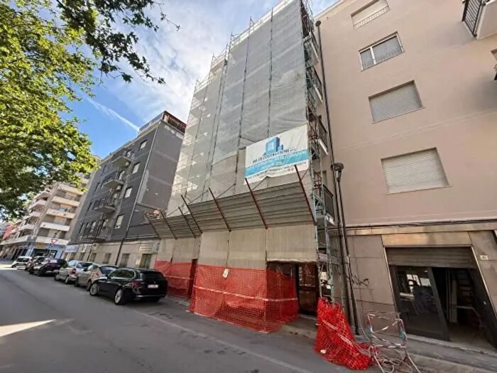 Appartamento trilocale in vendita in Via Tibullo, Pescara