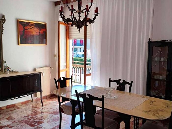 Appartamento con 5 locali in affitto in via palazzo, Centro, Formia