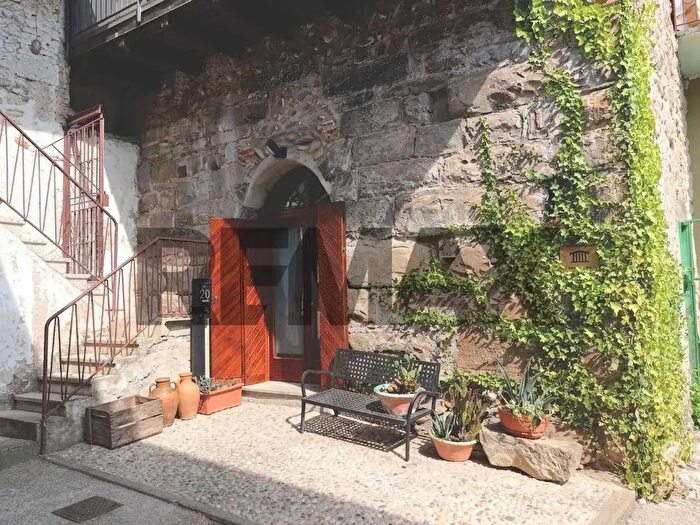 Appartamento trilocale in vendita in Via Torre, Brembate Di Sopra