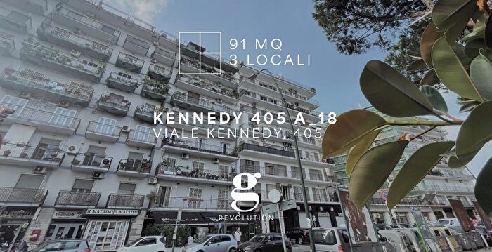 Appartamento trilocale in vendita in Viale Kennedy, Napoli