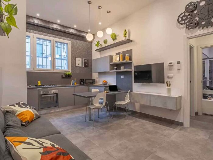 Appartamento bilocale in affitto in Via Antonio Squarcialupi, Porta al Prato San Jacopino, Firenze