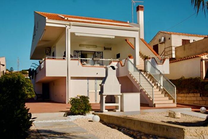 Casa con 6 locali in vendita in Via, Ragusa