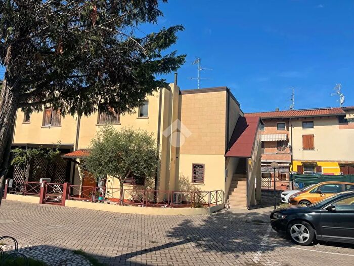 Appartamento trilocale in vendita in Via Benati, Conselice
