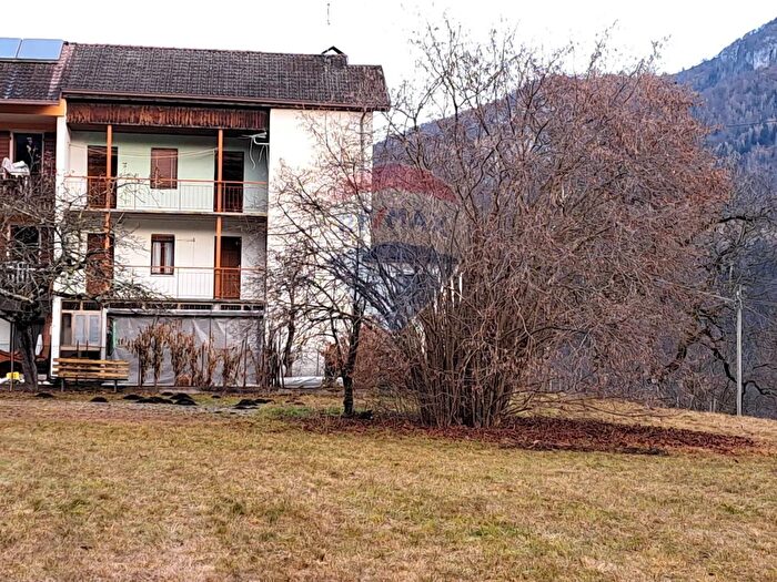 Casa bilocale in vendita in Via Gorna, Lamon