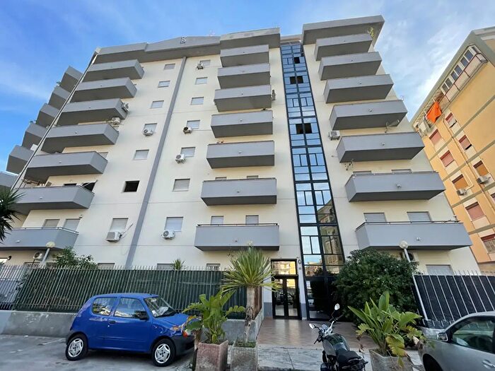 Appartamento in vendita in Via Generale Francesco La Ferla, Palermo