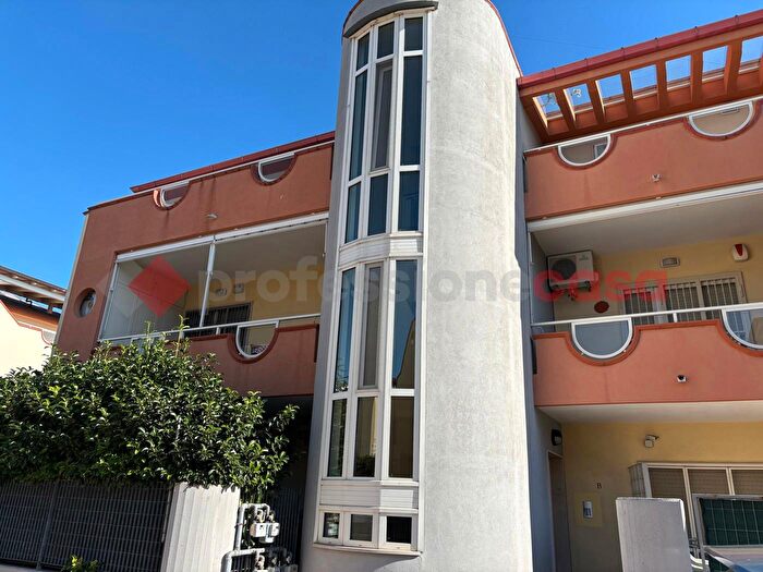 Appartamento quadrilocale in vendita in Via Taranto, Statte