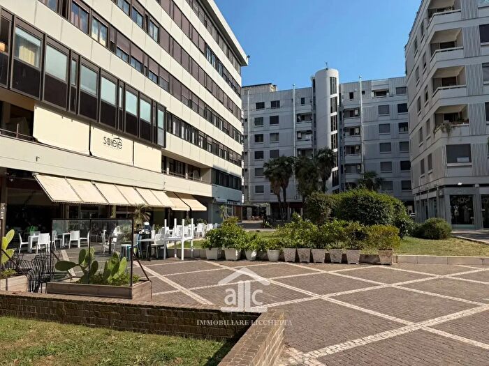 Appartamento quadrilocale in vendita in Via Giuseppe Zanardelli, Lecce