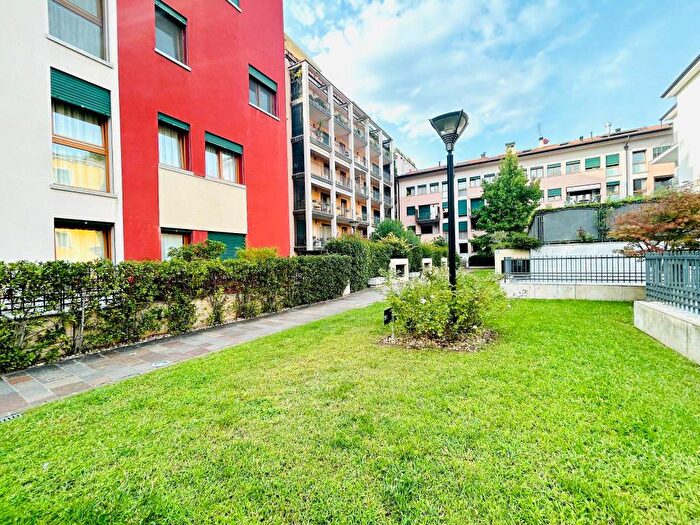 Appartamento bilocale in affitto in Via Alessandro Giovanni Venturelli, Valdonega, Verona