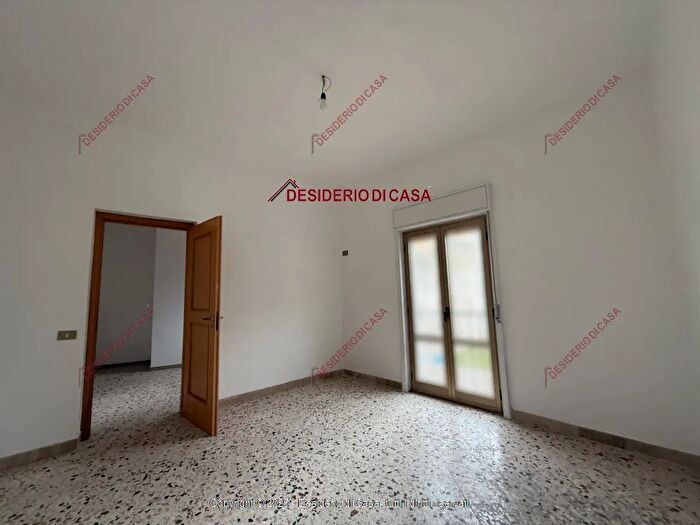 Appartamento quadrilocale in vendita in Via Provinciale Carini Pa Italia, Carini