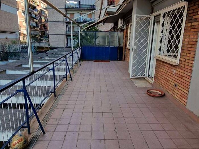 Appartamento trilocale in affitto in via Fabio numerio, Furio Camillo, Roma