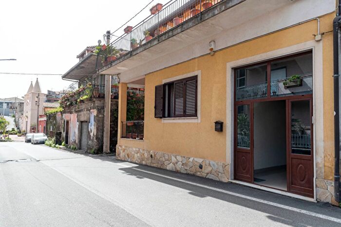 Casa con 5 locali in vendita in Via Nunziata Piedimonte, Mascali