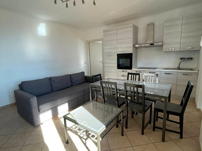 Appartamento bilocale in affitto in Via Spartaco, Montenero, Milano