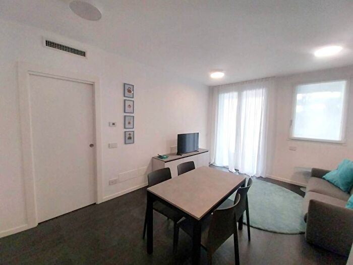 Appartamento bilocale in affitto in Via Inverigo, Certosa, Milano