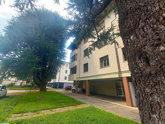 Appartamento trilocale in vendita in Via Goffredo Mameli, Udine