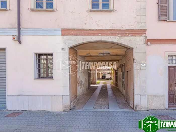 Appartamento bilocale in vendita in Via Vittorio Veneto, Santa Cristina E Bissone