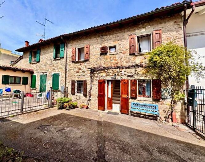 Casa quadrilocale in vendita in Via San Giovanni, Castel Di Casio