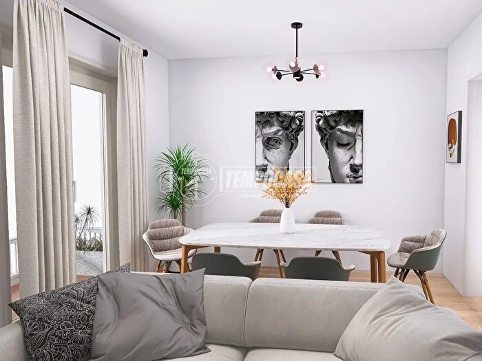 Appartamento quadrilocale in vendita in Via Martiri di Cefalonia, Parma