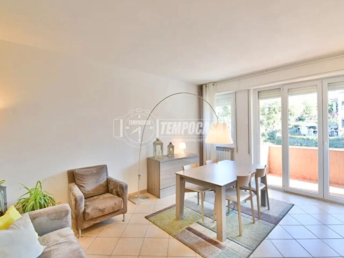 Appartamento trilocale in vendita in Via Giacomo Matteotti, Lipomo