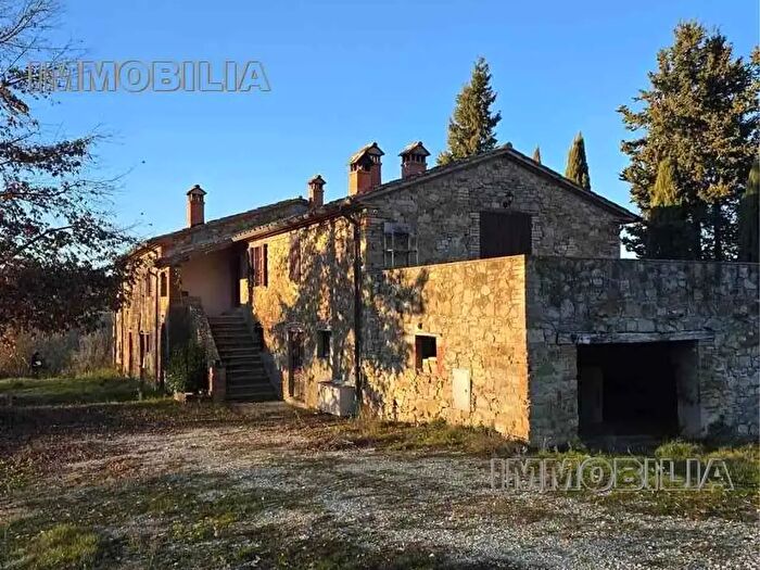 Casa con 10 locali in vendita in Monte Santa Maria Tiberina