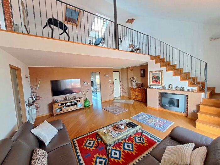 Appartamento con 5 locali in vendita in Via San Bernardo, Mesero