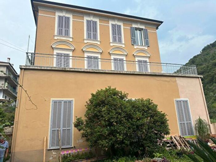 Casa con 6 locali in vendita in Via Provinciale, Dolceacqua