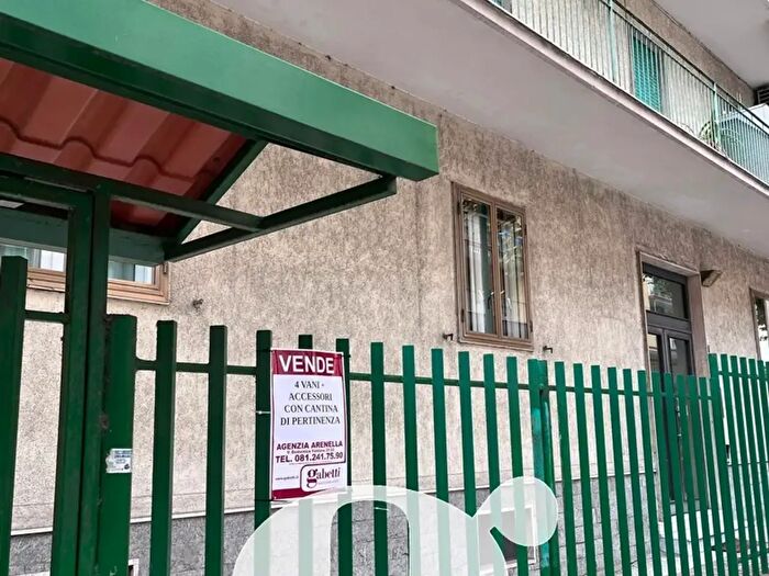 Appartamento quadrilocale in vendita in Via Bernardo Cavallino, Napoli