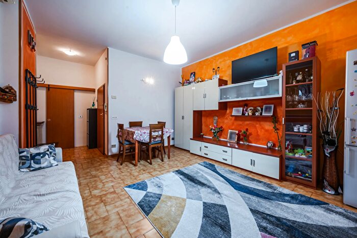 Appartamento trilocale in vendita in Via Pradarena, Reggio Emilia