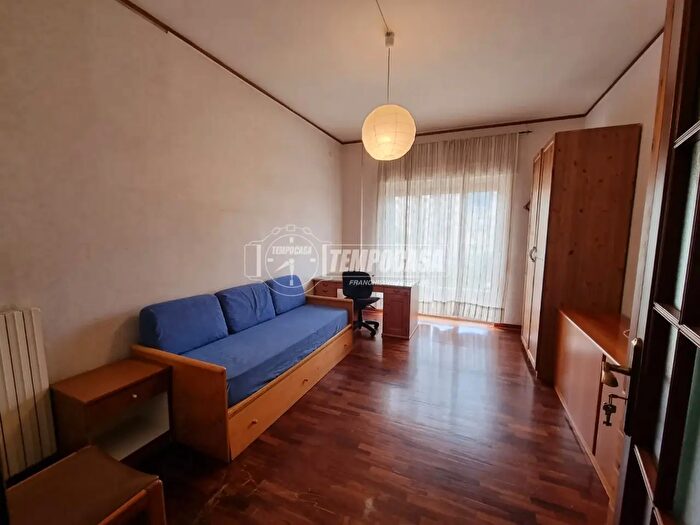 Appartamento quadrilocale in vendita in Via Sebastiano Veniero, Napoli