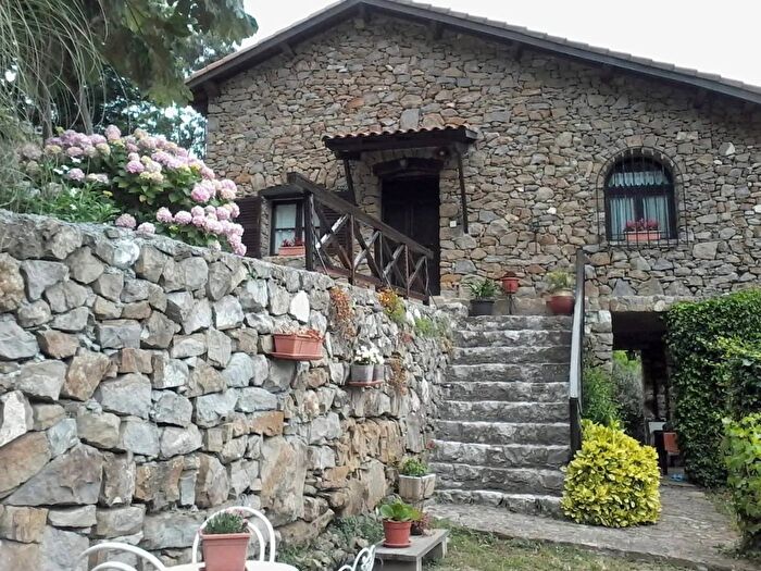 Casa con 5 locali in vendita in Via Provinciale, Dolceacqua