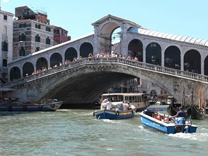 Appartamento con 6 locali in affitto in Rialto, Venezia