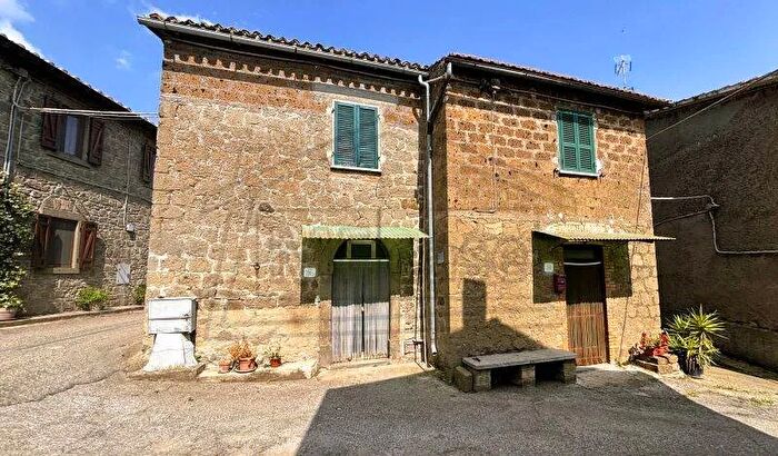 Appartamento con 5 locali in vendita in Via Fiordini Montefiascone, Montefiascone