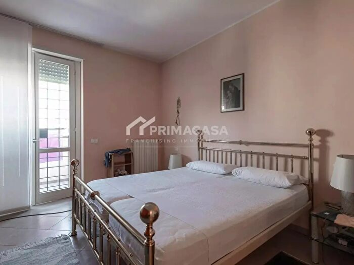 Appartamento trilocale in vendita in Via Volvinio, Milano