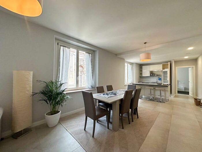 Appartamento quadrilocale in affitto in Vicolo Assistenza, Centro Storico, Parma