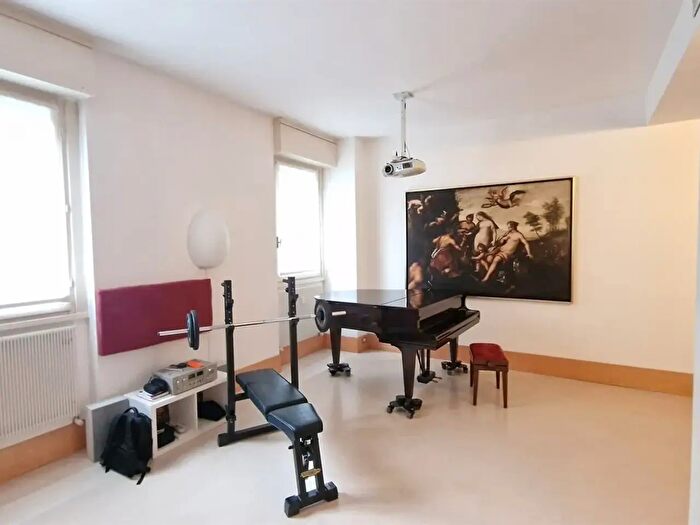 Appartamento bilocale in vendita in Via Barbavara, Milano