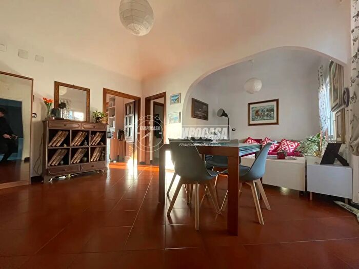 Appartamento con 5 locali in vendita in Via Valentino Armirotti, Genova