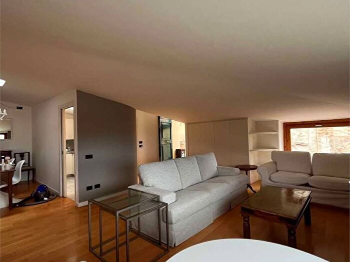 Appartamento trilocale in affitto in Via del Verzaro, Centro Storico, Perugia