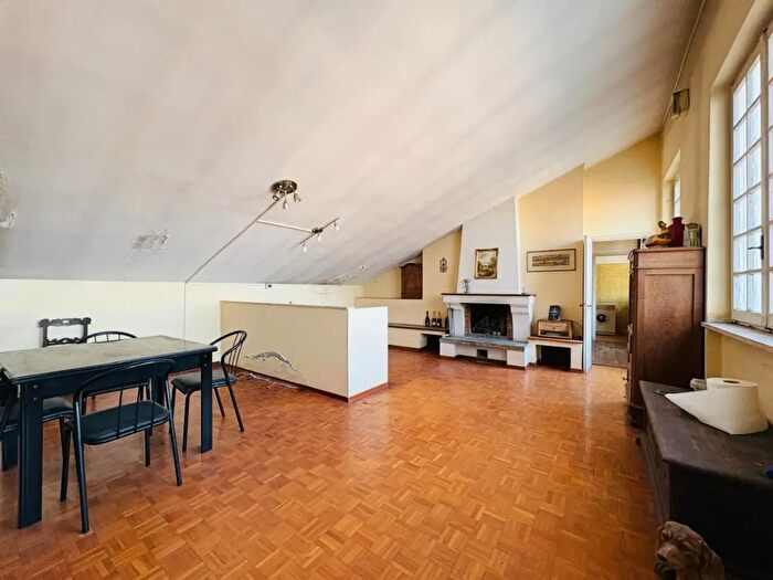 Appartamento con 6 locali in vendita in Via Beverora, Piacenza