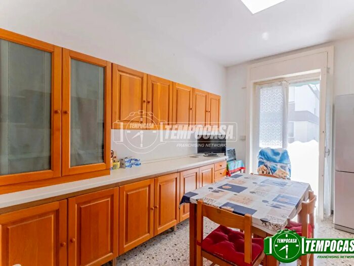 Appartamento quadrilocale in vendita in Via Angelo Inganni, Milano