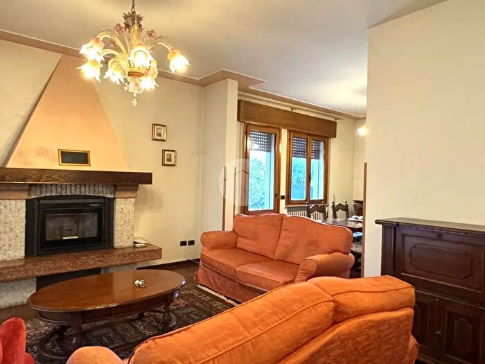 Casa con 5 locali in vendita in Via della Liberazione, Casier