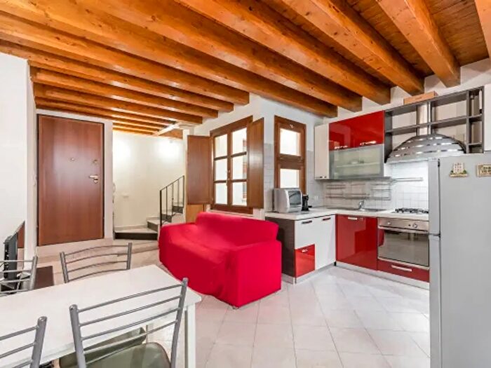 Appartamento trilocale in vendita in Vico Vincenzo Sulis, Cagliari