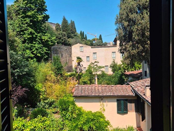 Casa trilocale in affitto in Via di San Niccolò, San Niccolò, Firenze