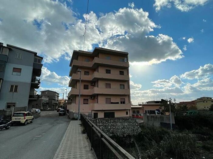 Appartamento quadrilocale in affitto in Via San Giovanni Pellaro, Pellaro, Reggio Calabria
