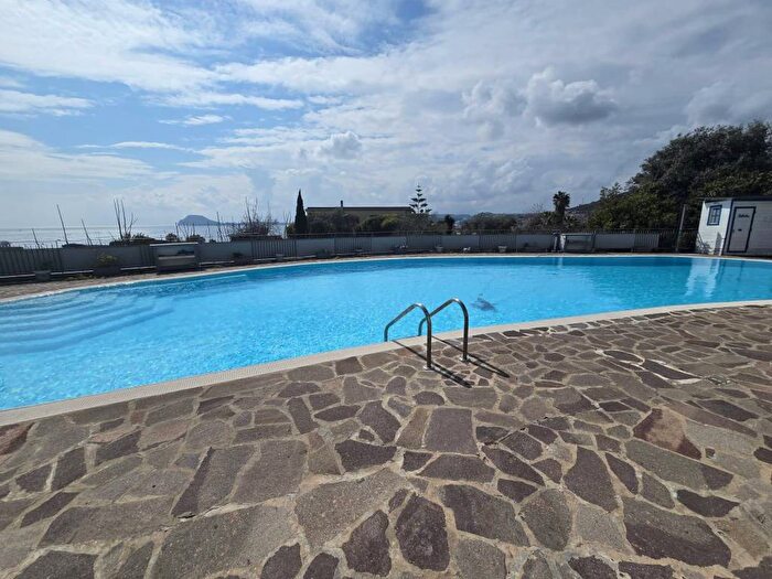 Casa con 6 locali in affitto in Via Campi Flegrei, Arco Felice, Pozzuoli