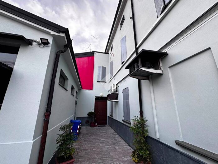 Appartamento monolocale in affitto in Via Roma, Coltaro, Sissa Trecasali